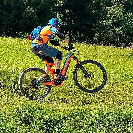 Gostilna Pik Panzió Prevalje Kültér fotó