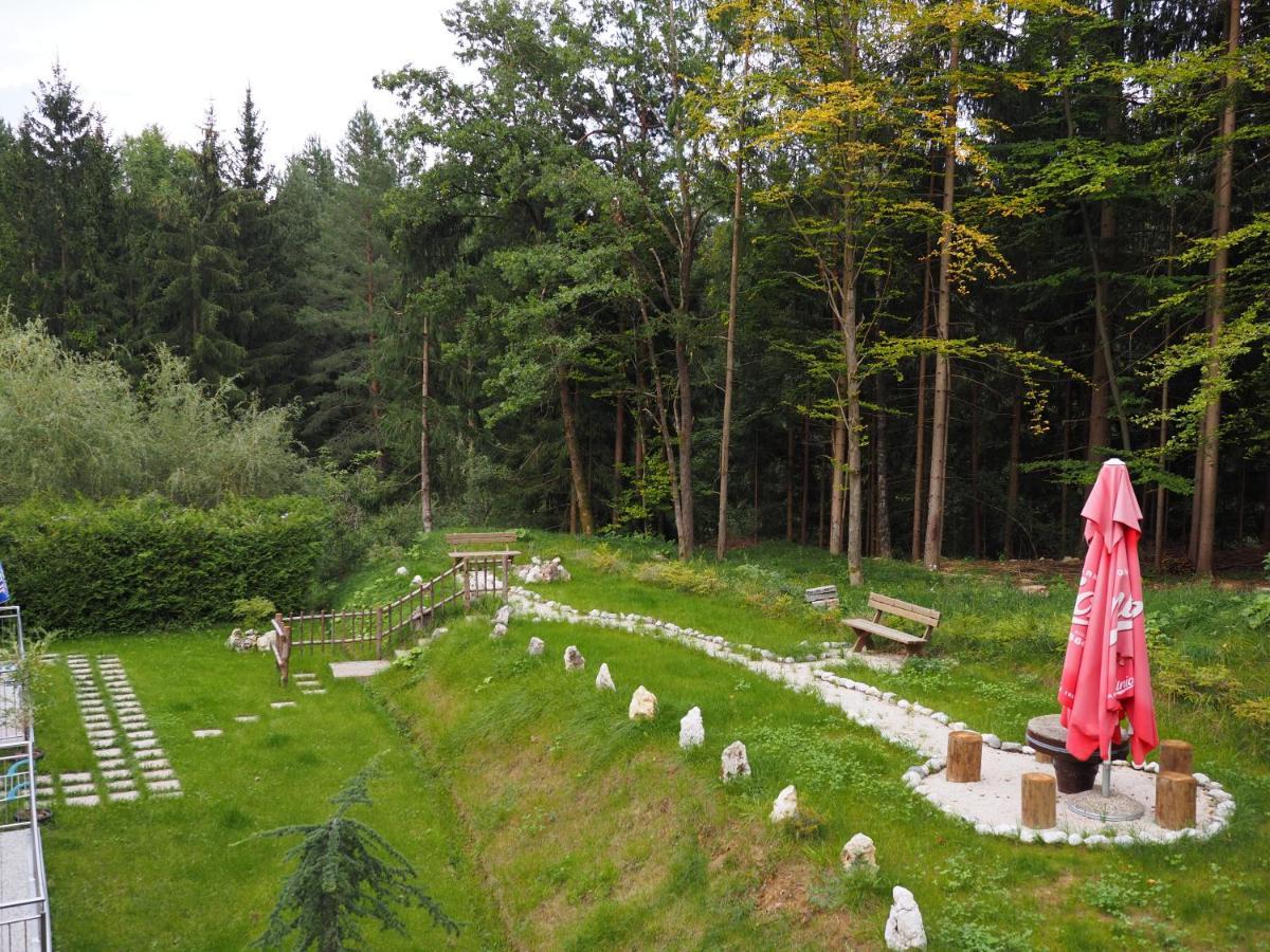 Gostilna Pik Panzió Prevalje Kültér fotó